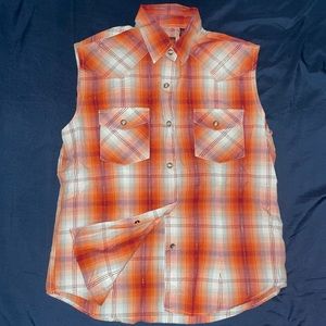 life style sleeveless flannel!